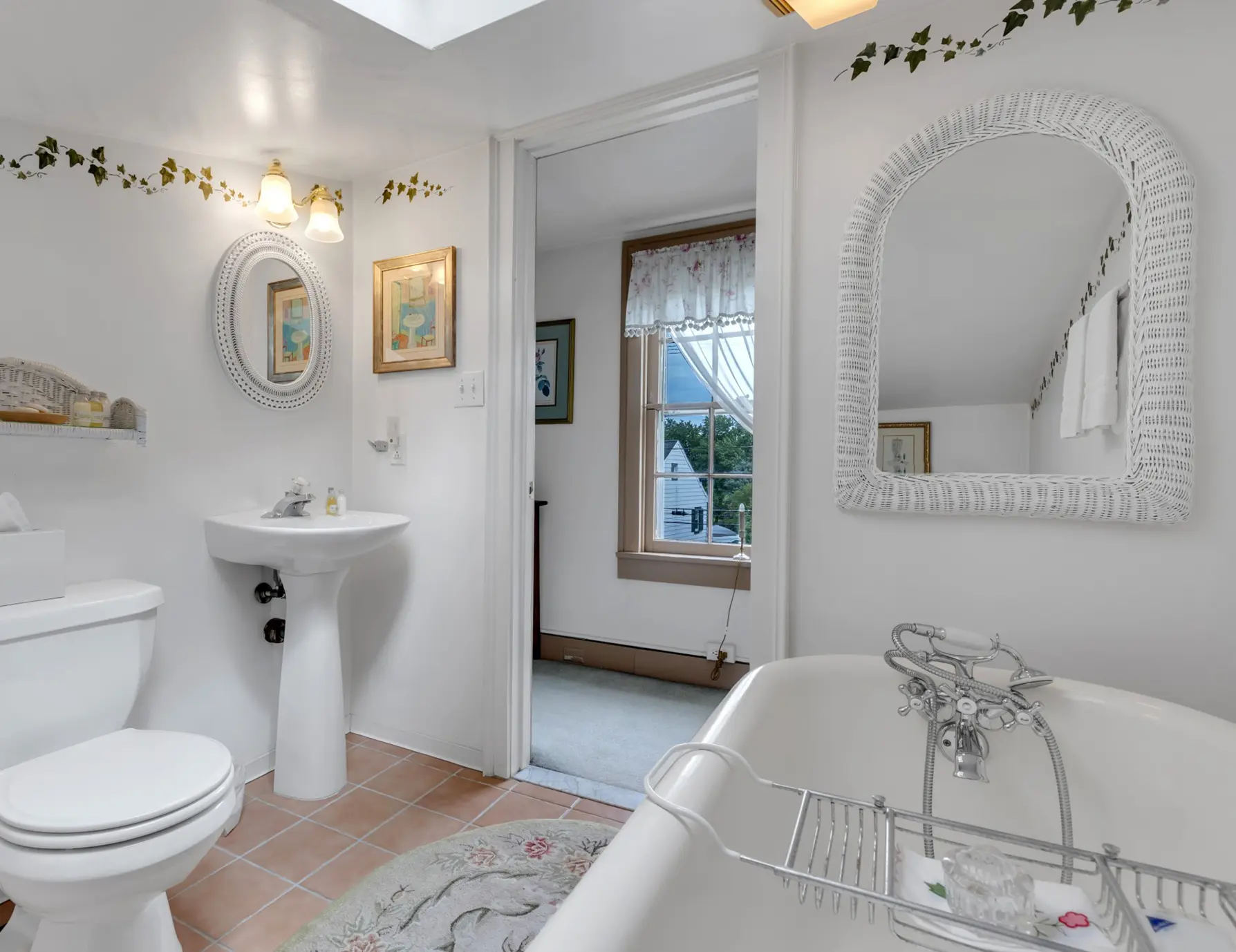 Cottage Room bathroom at our Lancaster County Inn